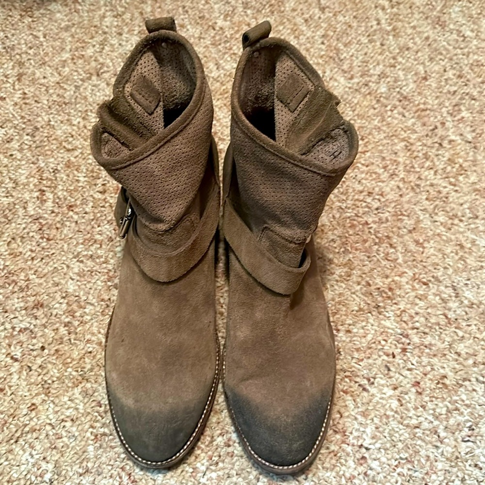 GUC Donald J Pliner size 11 pull on perforated leather booties